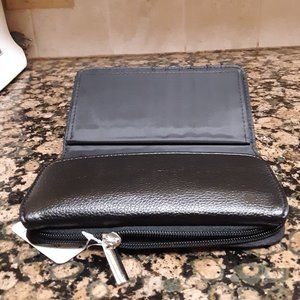 🎉🌟 HOST PICK🌟🎉 Candie Clutch Wallet Tri-Fold Brand New Tag NWT